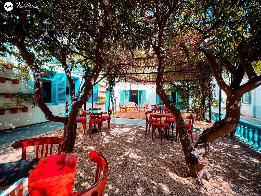 Via Mina Hotel